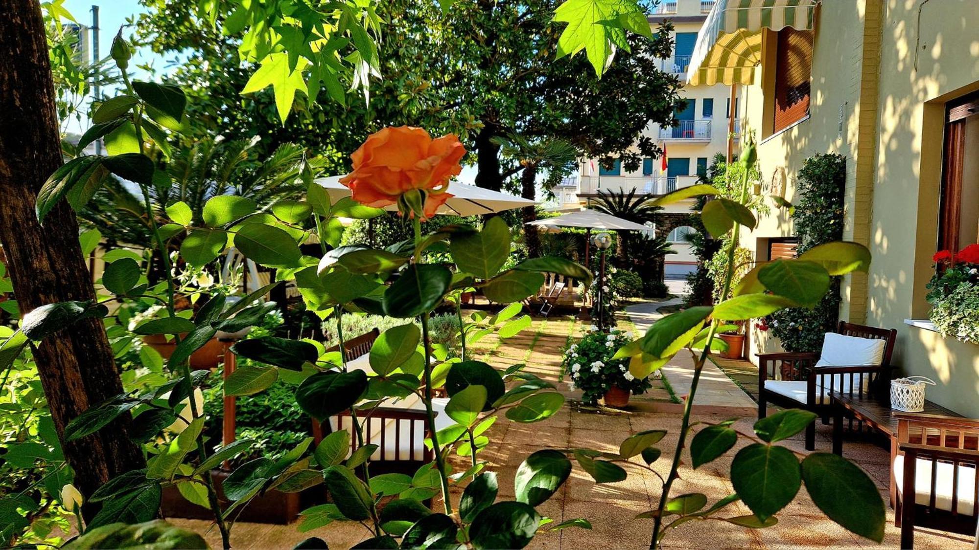 Giardino Hotel 3*